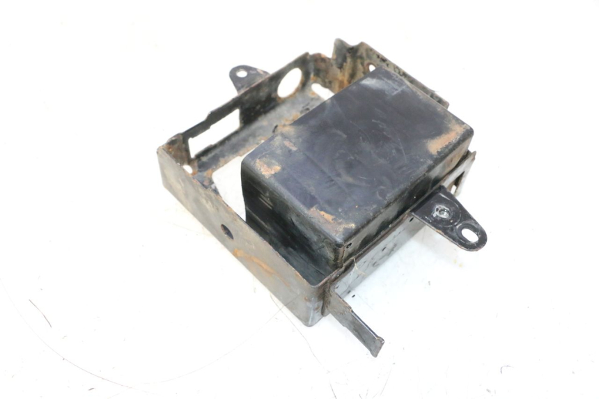 photo de BAC A BATTERIE HONDA CB TWO FIFTY 250 (1991 - 2002) - Gros plan technique