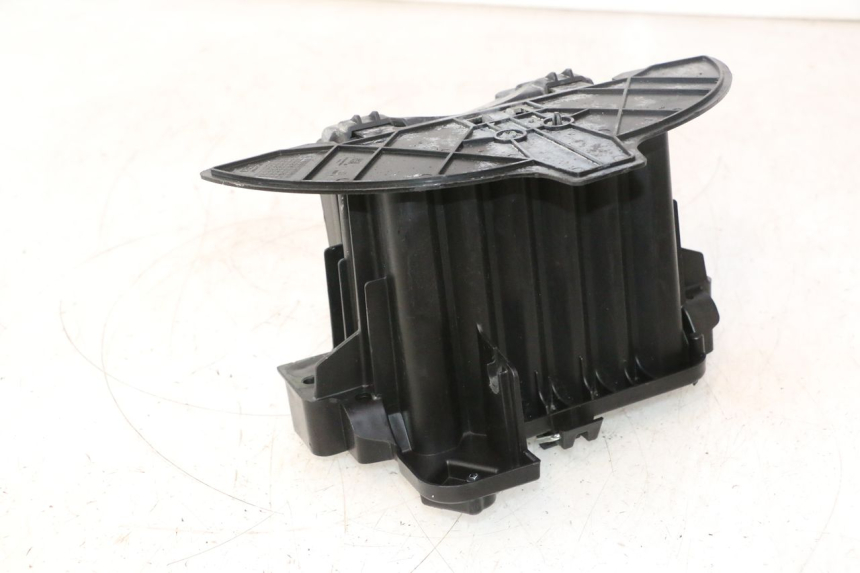 photo de BAC A BATTERIE PEUGEOT CITYSTAR 2T 50 (2018 - 2021) - Gros plan technique