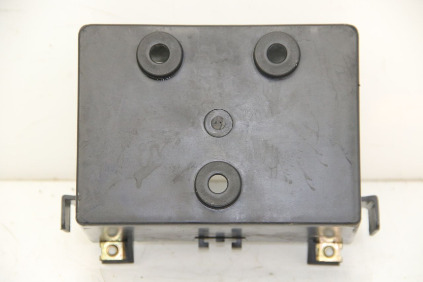 photo de BAC A BATTERIE KYMCO DOWNTOWN ABS 125 (2015 - 2017) - Gros plan technique