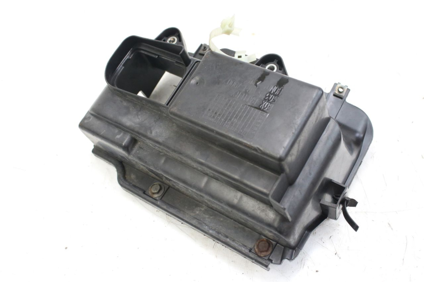 photo de BAC A BATTERIE HONDA FES S-WING SWING ABS 125 (2007 - 2015) - Gros plan technique