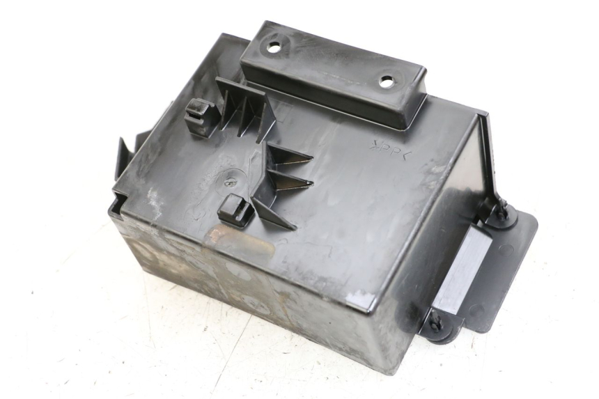 photo de BAC A BATTERIE YAMAHA FJR ABS 1300 (2006 - 2012) - Détail de la pièce