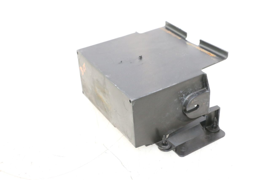 photo de BAC A BATTERIE YAMAHA FJR 1300 (2001 - 2005) - Zoom état d’usage