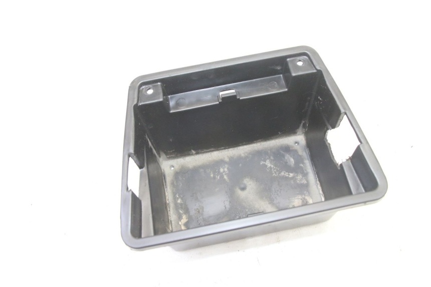 photo de BAC A BATTERIE VENESI FLY RETRO 4T 50 (2020 - 2025) - Zoom état d’usage