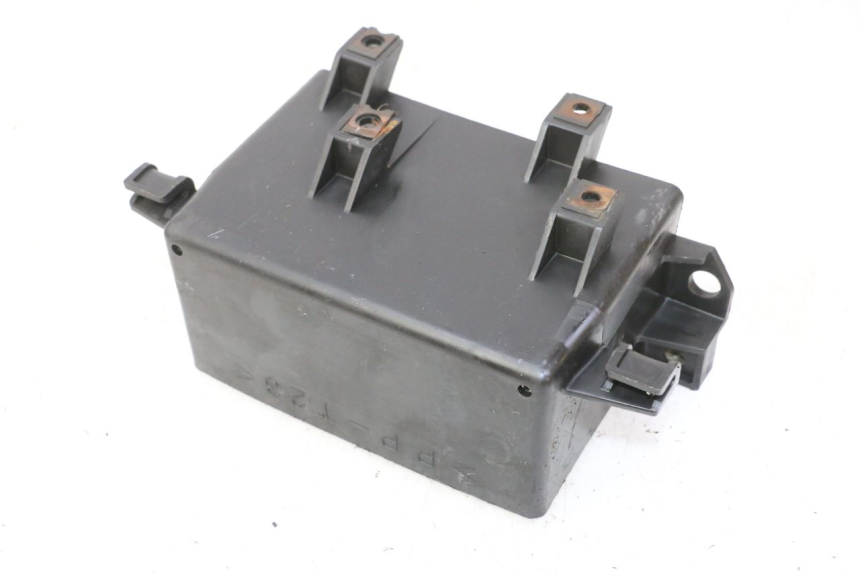 photo de BAC A BATTERIE YAMAHA FZ6 N FAZER 600 (2004 - 2006) - Zoom état d’usage