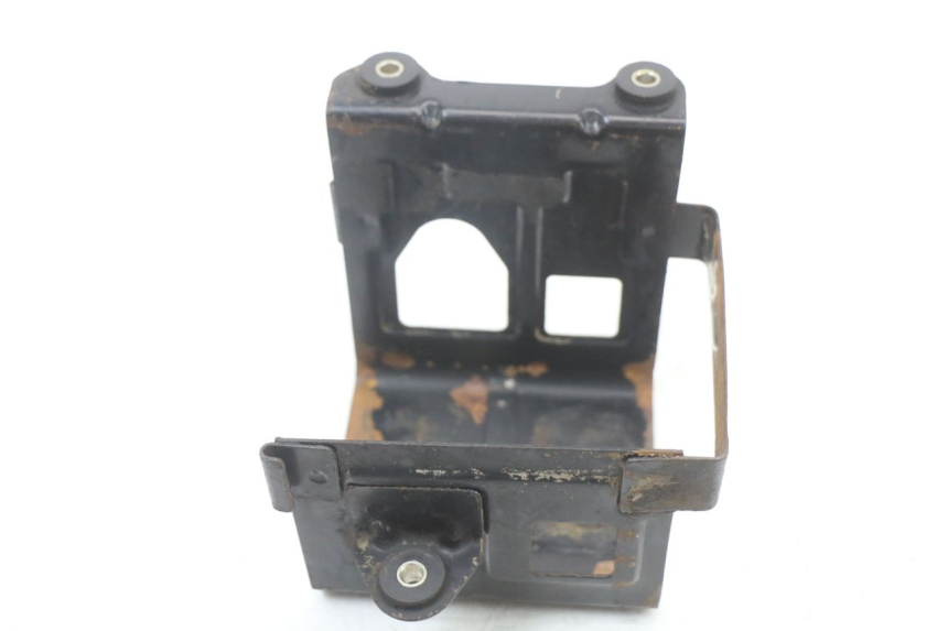 photo de BAC A BATTERIE SUZUKI GSX E 250 (1982 - 1983) - Détail de la pièce