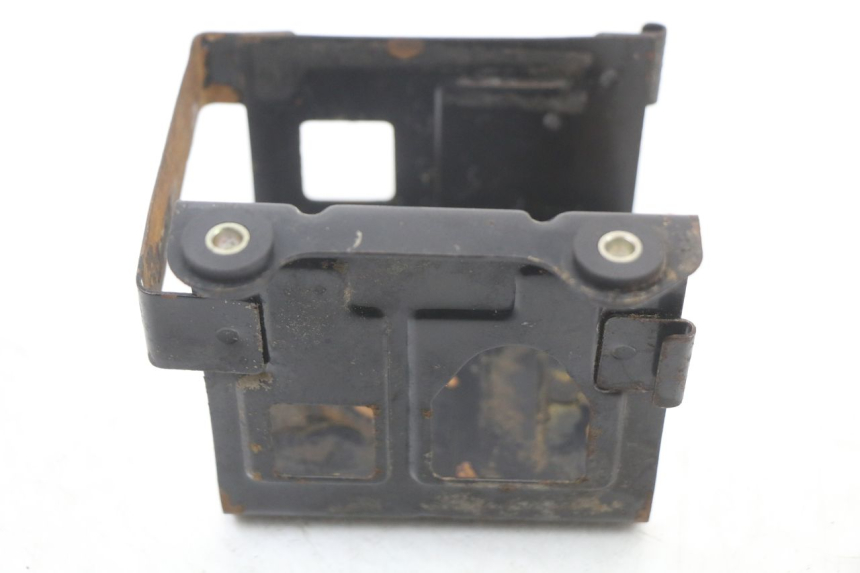 photo de BAC A BATTERIE SUZUKI GSX E 250 (1982 - 1983) - Autre angle de vue