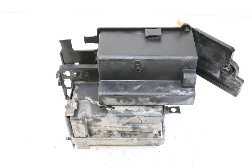 photo de BAC A BATTERIE HONDA VT C2 SHADOW 750 (1997 - 2001) - Vue d’ensemble