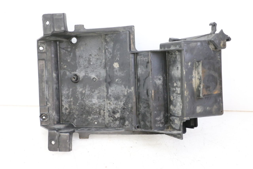 photo de BAC A BATTERIE KAWASAKI ZR7 ZR-7 S 750 (1999 - 2004) - Gros plan technique