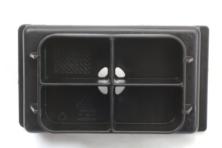 photo de BAC A BATTERIE PIAGGIO NEW TYPHOON 50 (2018 - 2021) - Détail de la pièce