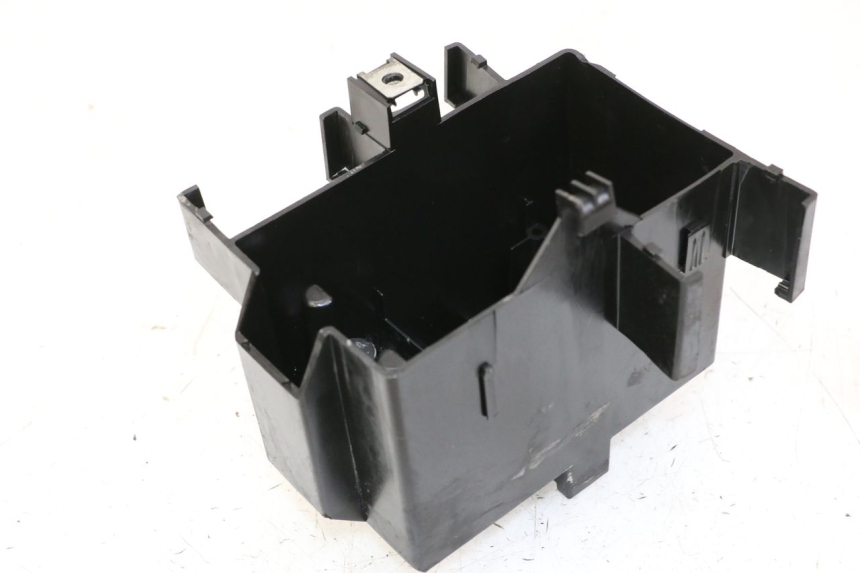 photo de BAC A BATTERIE PEUGEOT LUDIX 50 (2008 - 2017) - Gros plan technique