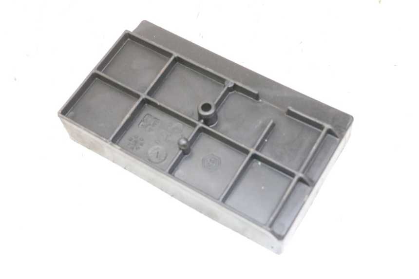 photo de BAC A BATTERIE PIAGGIO VESPA LX 150 (2005 - 2013) - Détail de la pièce