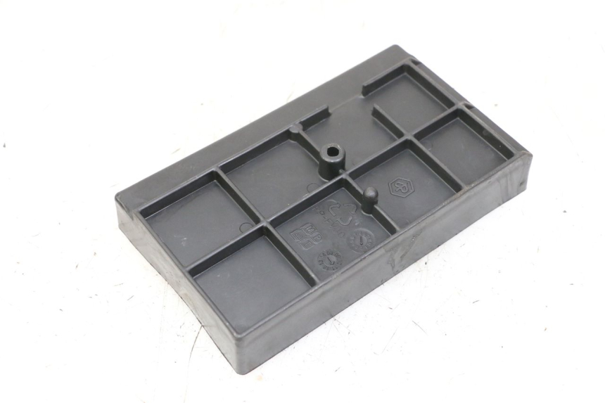 photo de BAC A BATTERIE PIAGGIO VESPA LX IE 125 (2010 - 2012) - Détail de la pièce