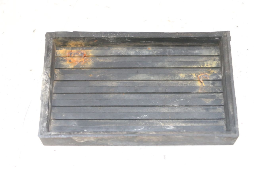 photo de BAC A BATTERIE APRILIA RALLY AC 50 (1995 - 2004) - Zoom état d’usage