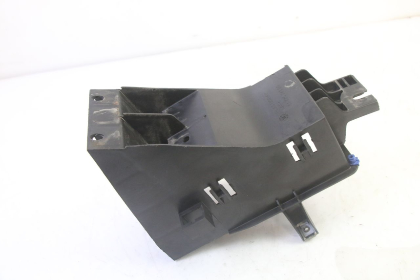 photo de BAC A BATTERIE PEUGEOT SATELIS 125 (2013 - 2018) - Vue d’ensemble