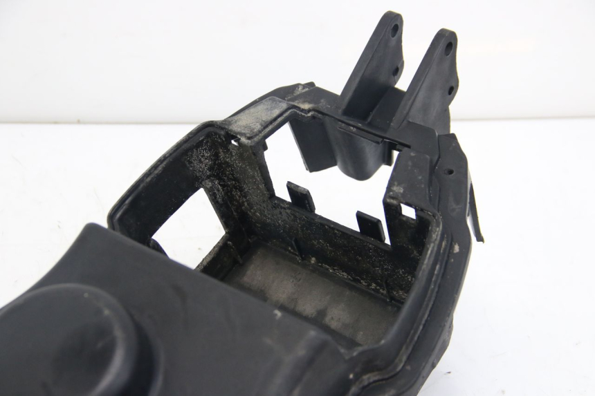 photo de BAC A BATTERIE APRILIA SCARABEO 4T 50 (2009 - 2017) - Zoom état d’usage