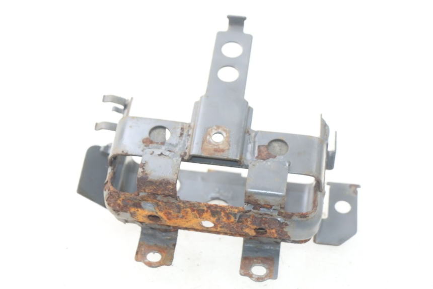 photo de BAC A BATTERIE HONDA SCV LEAD 100 (2003 - 2007) - Détail de la pièce