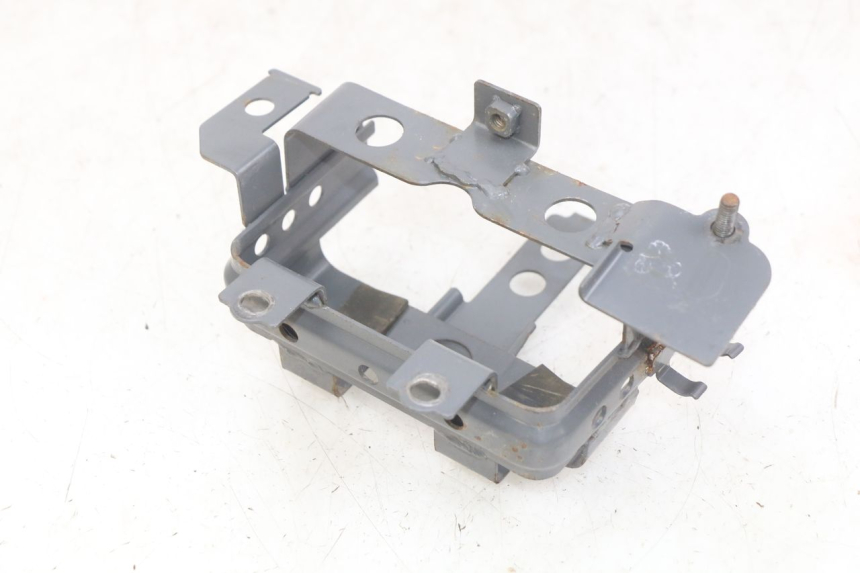 photo de BAC A BATTERIE HONDA SCV LEAD 100 (2003 - 2007) - Détail de la pièce