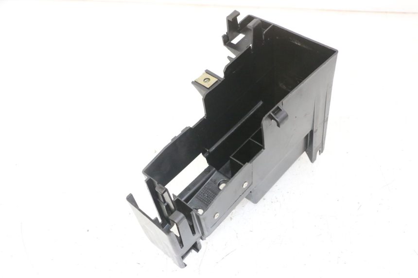 photo de BAC A BATTERIE PEUGEOT SPEEDFIGHT 2 LC 50 (2000 - 2009) - Gros plan technique