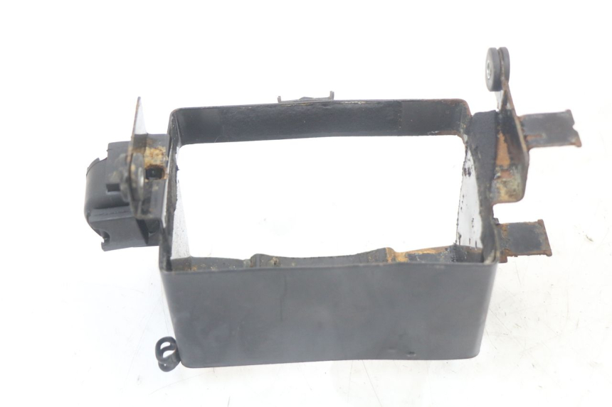 photo de BAC A BATTERIE SUZUKI GS F 500 (2004 - 2007) - Vue d’ensemble