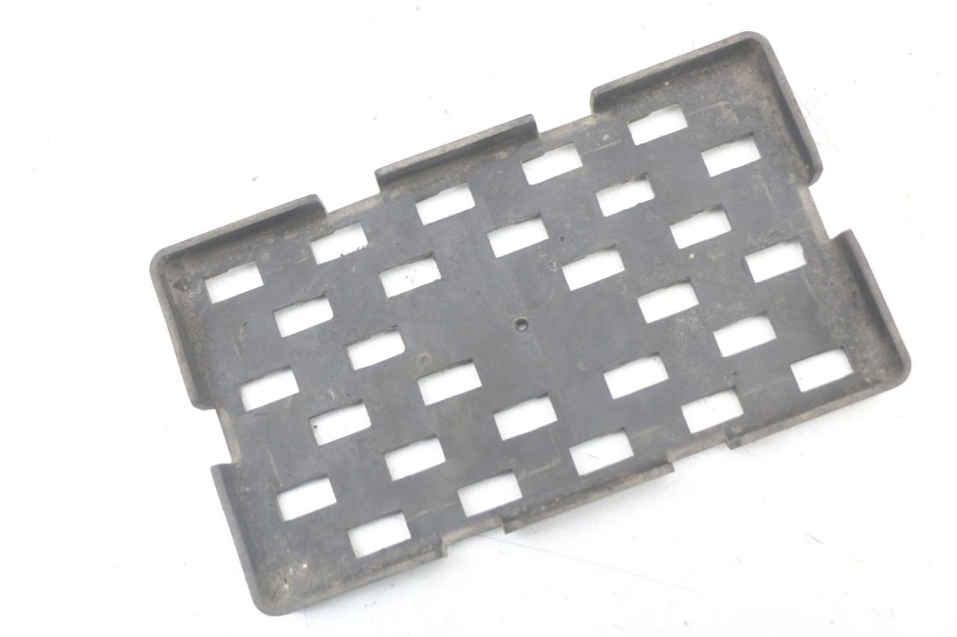 photo de BAC A BATTERIE SUZUKI GSR 750 (2011 - 2017) - Détail de la pièce