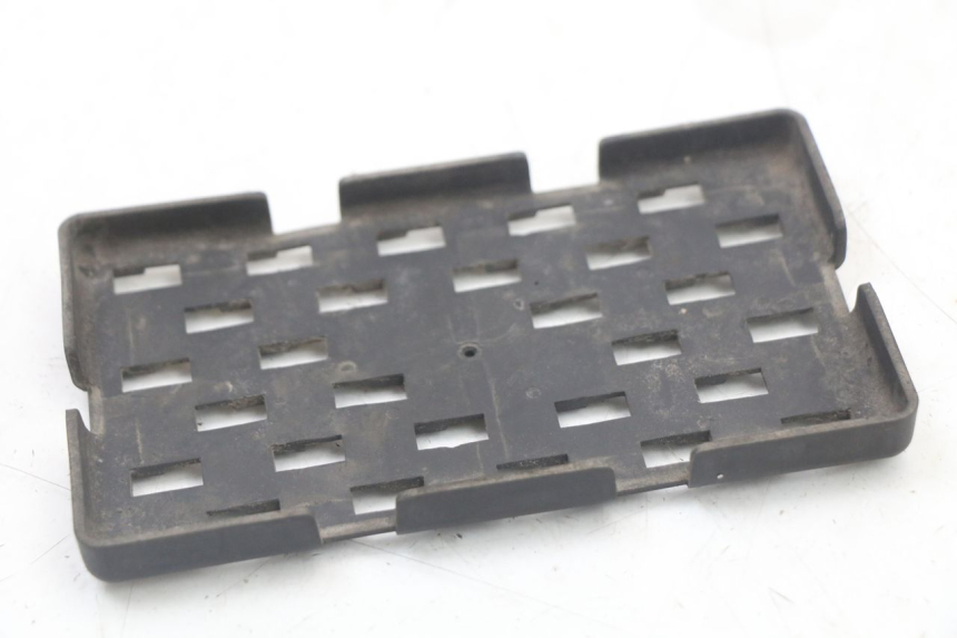 photo de BAC A BATTERIE SUZUKI GSR 750 (2011 - 2017) - Zoom état d’usage