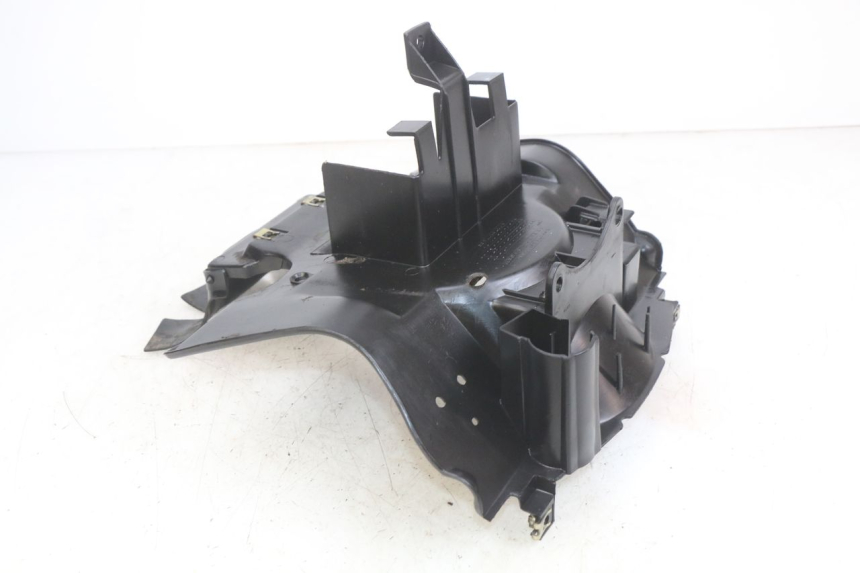 photo de BAC A BATTERIE PEUGEOT SV 125 (1991 - 1994) - Gros plan technique