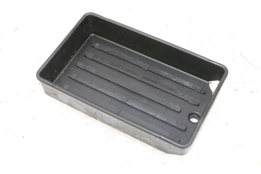 photo de BAC A BATTERIE PIAGGIO VESPA GTS SUPER IE 125 (2009 - 2016) - Vue principale