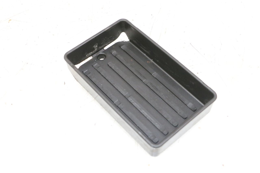 photo de BAC A BATTERIE PIAGGIO VESPA GTS SUPER IE 125 (2009 - 2016) - Autre angle de vue