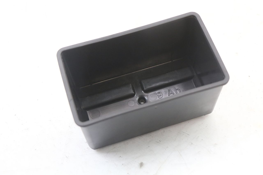 photo de BAC A BATTERIE PIAGGIO VESPA LX 2T 50 (2005 - 2013) - Détail de la pièce