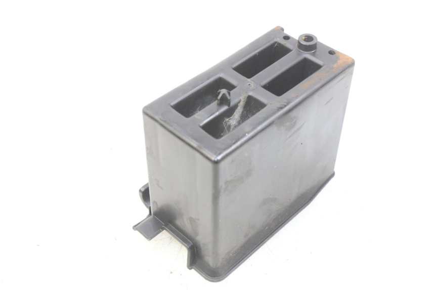 photo de BAC A BATTERIE PIAGGIO VESPA PRIMAVERA 2T 50 (2013 - 2018) - Détail de la pièce