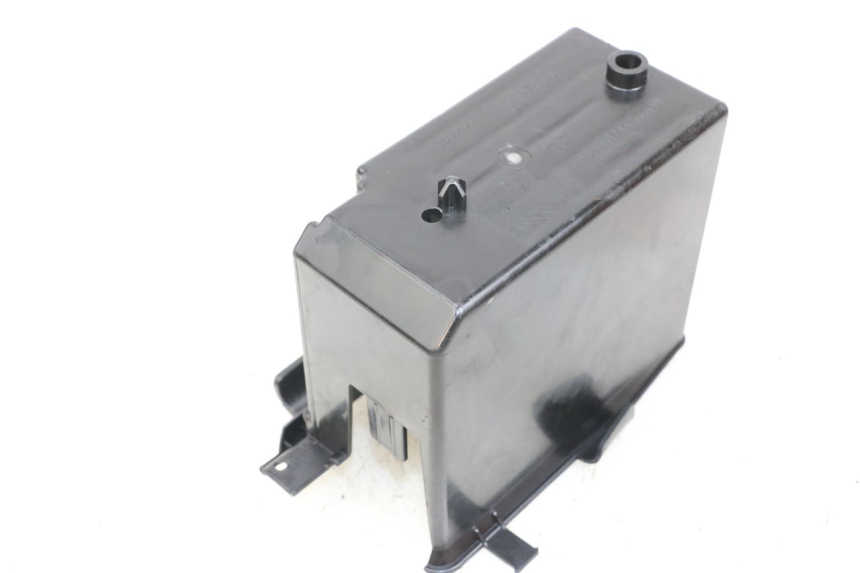 photo de BAC A BATTERIE PIAGGIO VESPA PRIMAVERA 4T 50 (2021 - 2024) - Détail de la pièce