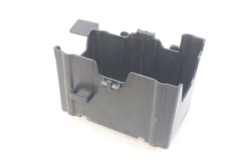 photo de BAC A BATTERIE SYM WOLF SB 125 (2011 - 2018) - Zoom état d’usage