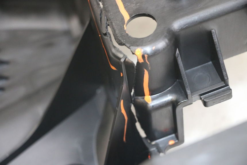 photo de BAC A BATTERIE YAMAHA XMAX X-MAX ABS 125 (2017 - 2020) - Autre angle de vue