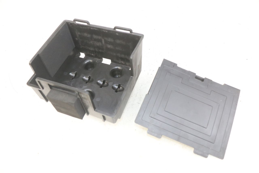 photo de BAC A BATTERIE KYMCO X-TOWN XTOWN 125 (2016 - 2021) - Gros plan technique