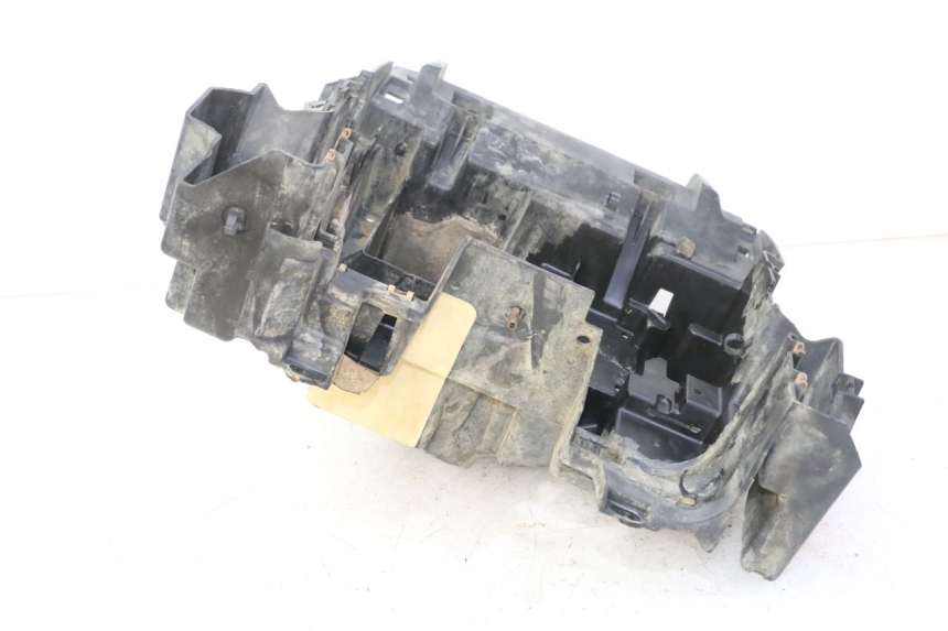 photo de BAC A BATTERIE YAMAHA YFM GRIZZLY 550 (2008 - 2015) - Gros plan technique