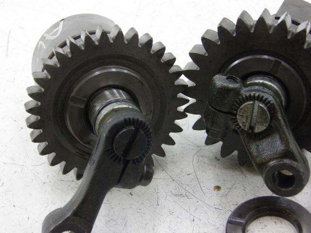 photo de BALANCIER MOTEUR YAMAHA FJR 1300 (2004 - 2005) - Zoom état d’usage