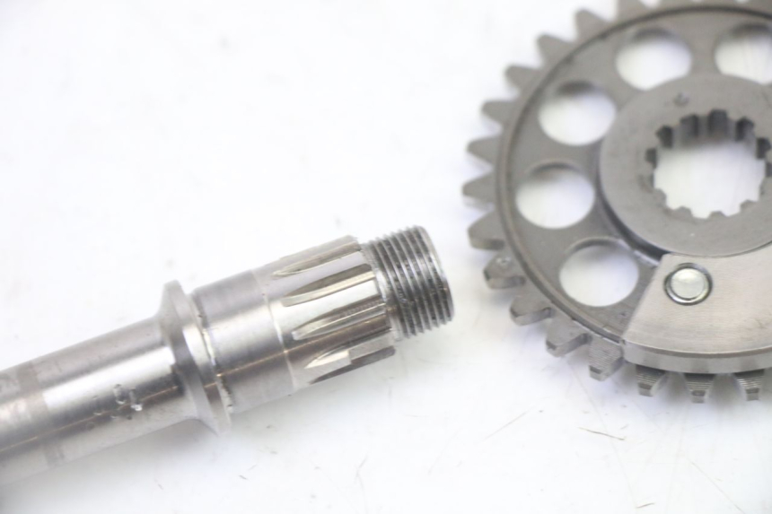 photo de BALANCIER MOTEUR YAMAHA YZ-F YZF 250 (2014 - 2018) - Gros plan technique