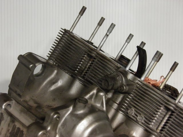 photo de BAS MOTEUR SUZUKI GSF N BANDIT 600 (1996 - 1999) - Gros plan technique