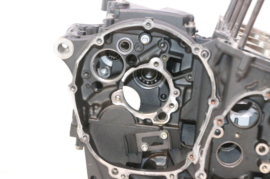 photo de BAS MOTEUR YAMAHA YZF R6 600 (2008 - 2009) - Points de fixation