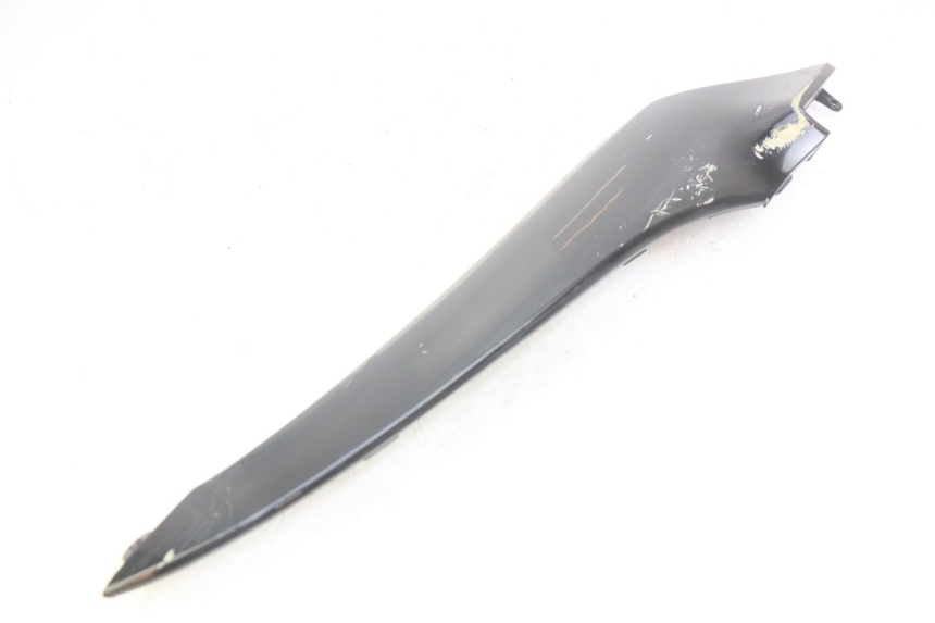 photo de BAS DE CAISSE ARRIERE DROIT KYMCO AGILITY 16+ 4T 50 (2018 - 2023) - Gros plan technique