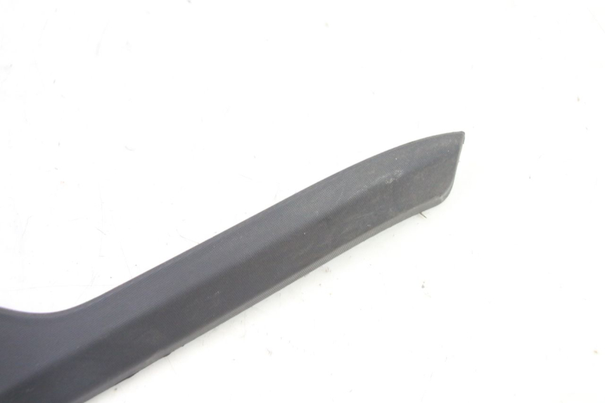 photo de BAS DE CAISSE ARRIERE DROIT PIAGGIO MP3 HPE 310 (2024 - 2025) - Autre angle de vue