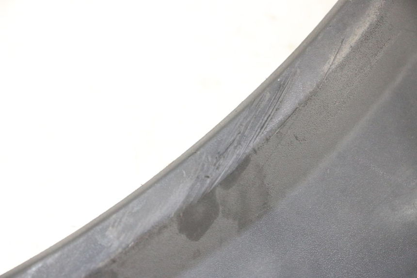 photo de BAS DE CAISSE ARRIERE DROIT PIAGGIO MP3 LT 300 (2010 - 2016) - Zoom état d’usage