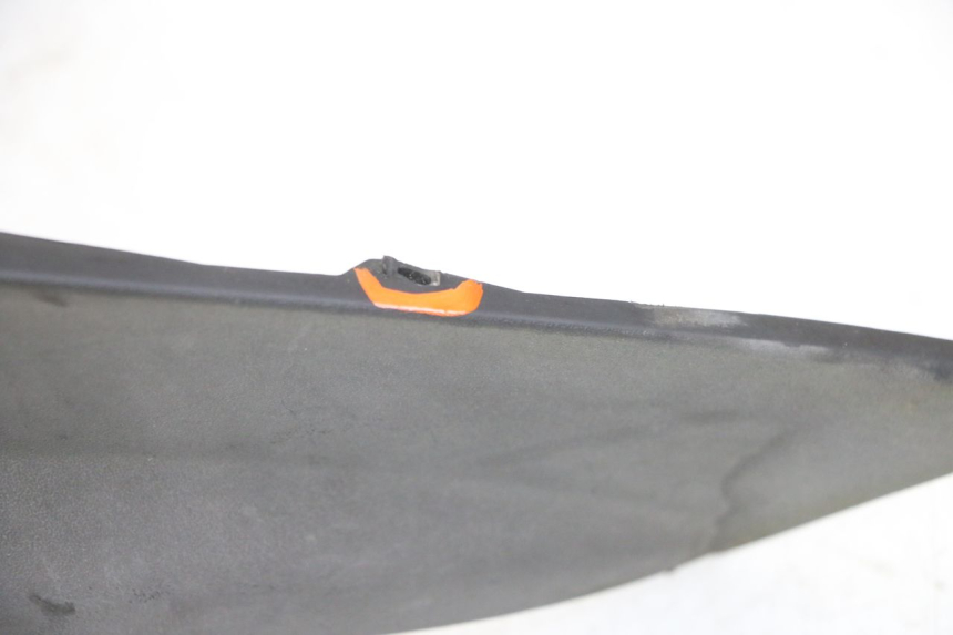 photo de BAS DE CAISSE ARRIERE DROIT PIAGGIO MP3 LT 300 (2010 - 2016) - Zoom état d’usage