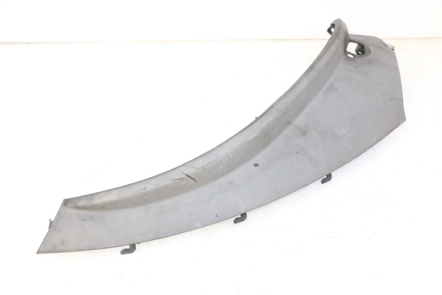 photo de BAS DE CAISSE ARRIERE DROIT PIAGGIO MP3 RL 250 (2006 - 2010) - Points de fixation