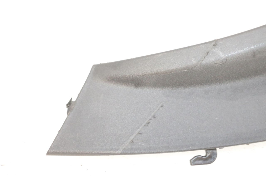 photo de BAS DE CAISSE ARRIERE DROIT PIAGGIO MP3 RL 250 (2006 - 2010) - État de surface