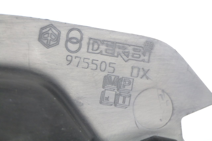 photo de BAS DE CAISSE ARRIERE DROIT GILERA NEXUS 125 (2009 - 2013) - Détail de la pièce