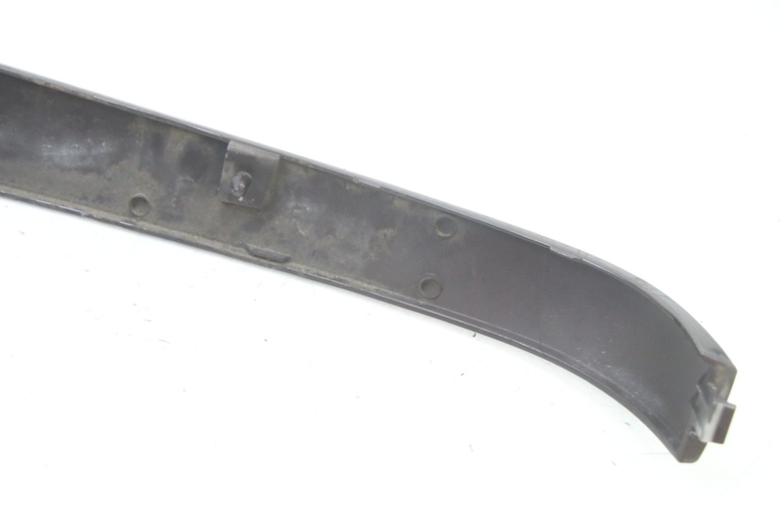 photo de BAS DE CAISSE ARRIERE DROIT PIAGGIO VESPA LX IE 125 (2010 - 2012) - Marquages et références