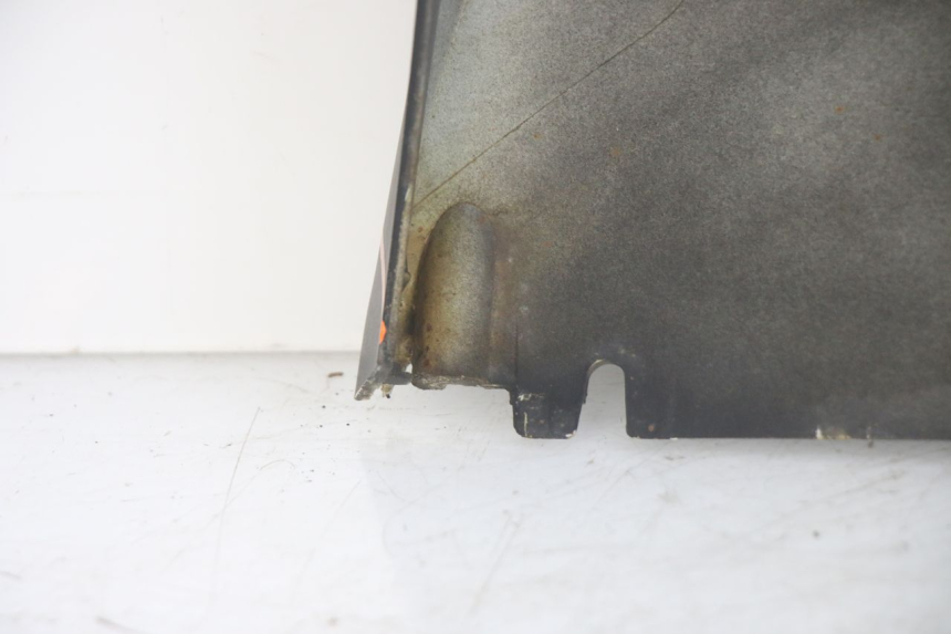 photo de BAS DE CAISSE ARRIERE DROIT PEUGEOT SPEEDFIGHT 4 4T 50 (2015 - 2020) - Détail de la pièce