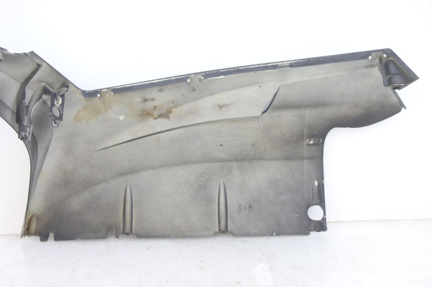 photo de BAS DE CAISSE ARRIERE DROIT PEUGEOT SPEEDFIGHT 4 4T 50 (2015 - 2020) - Zoom état d’usage