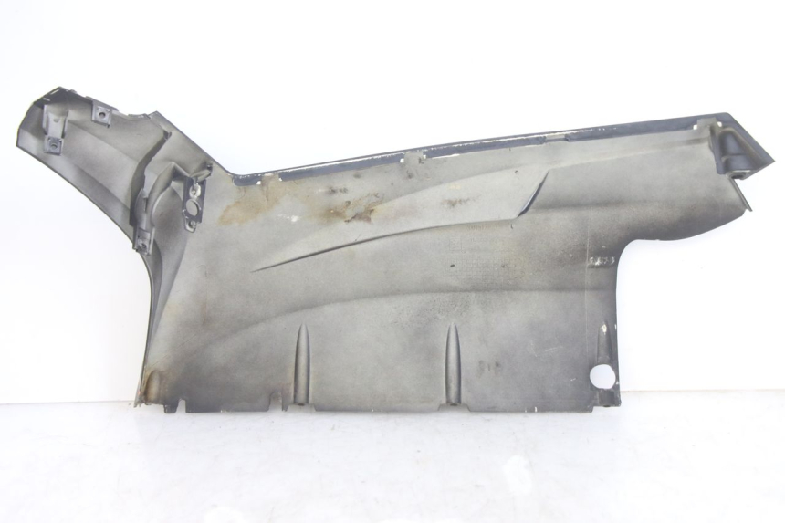 photo de BAS DE CAISSE ARRIERE DROIT PEUGEOT SPEEDFIGHT 4 4T 50 (2015 - 2020) - Gros plan technique